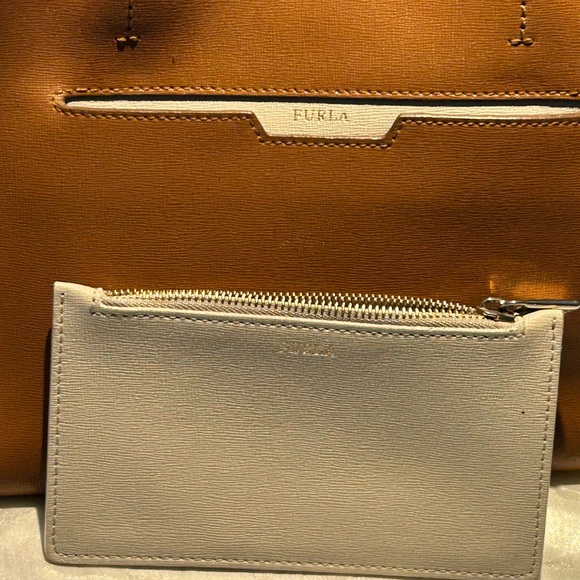Extremely Rare Furla Unique Handbag. Caramel & Cream Saffiano Leather. - Picture 3 of 13
